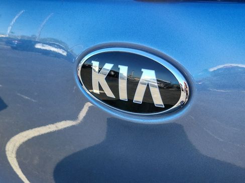 Used 2021 Kia Niro Touring SE image 9