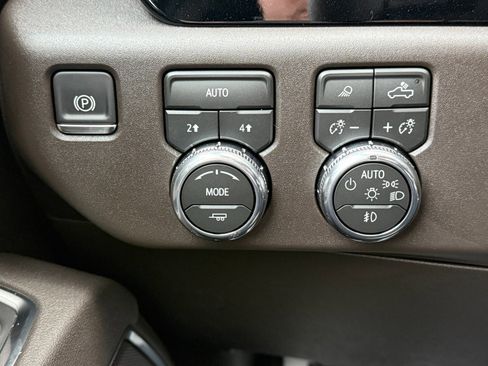 New 2026 GMC Sierra 1500 SLT w/ SLT Premium Package image 31