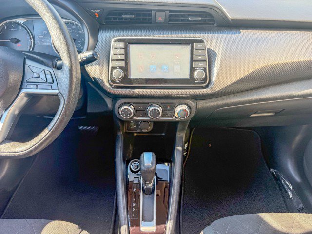 Used 2020 Nissan Kicks S FWD image 11