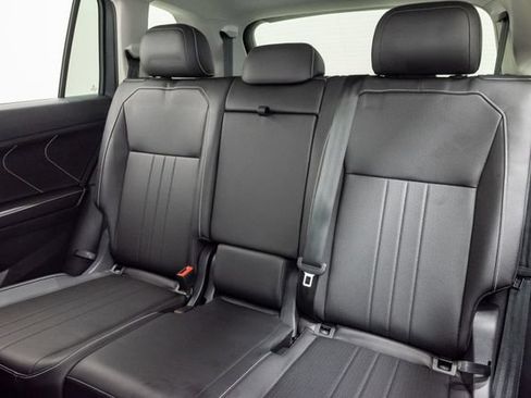 Used 2023 Volkswagen Tiguan SE FWD image 24