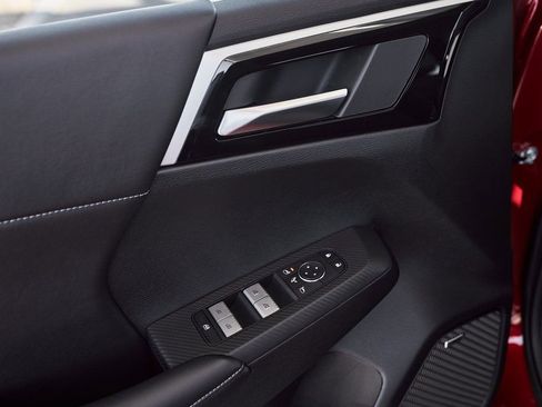 Used 2025 Mitsubishi Outlander SE FWD image 19
