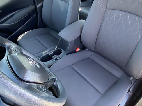 Certified 2025 Toyota Corolla LE image 27