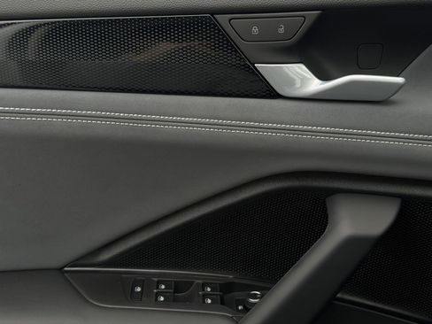 New 2026 Volkswagen Tiguan SE FWD image 22