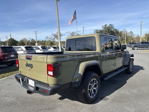 New 2025 Jeep Gladiator Sport AWD/4WD image 3
