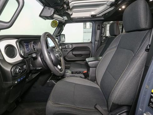 Used 2024 Jeep Wrangler Unlimited AWD/4WD image 39