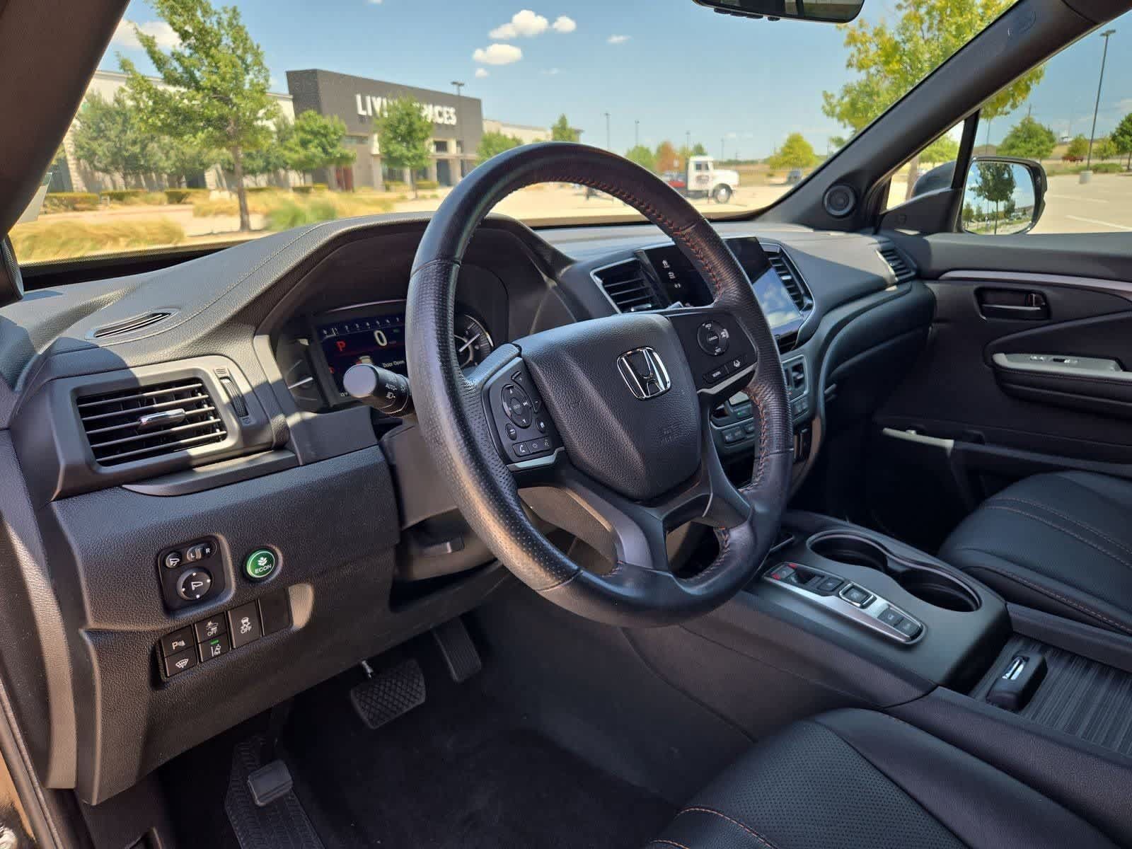 Used 2023 Honda Passport TrailSport image 2