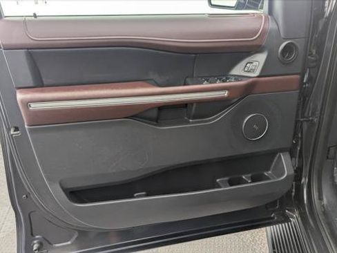 Used 2024 Ford Expedition Limited RWD image 13