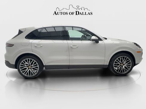 Used 2023 Porsche Cayenne AWD/4WD image 6