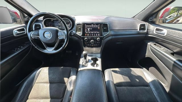 Used 2021 Jeep Grand Cherokee Laredo X AWD/4WD image 12