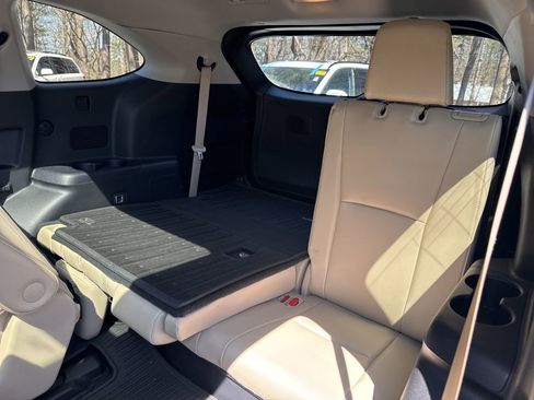 Used 2021 Toyota Highlander Platinum image 12