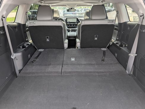 Used 2024 Toyota Highlander Limited AWD/4WD image 18