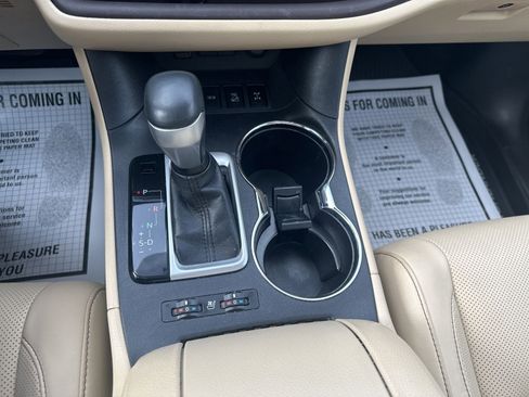 Used 2019 Toyota Highlander Limited Platinum AWD/4WD image 73