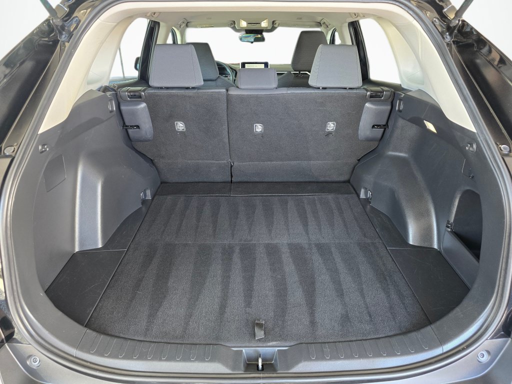 Used 2025 Toyota RAV4 XLE AWD/4WD image 16