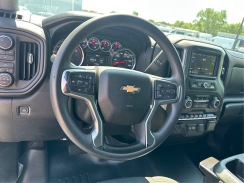 Used 2022 Chevrolet Silverado 2500 Custom w/ Custom Value Package AWD/4WD image 18