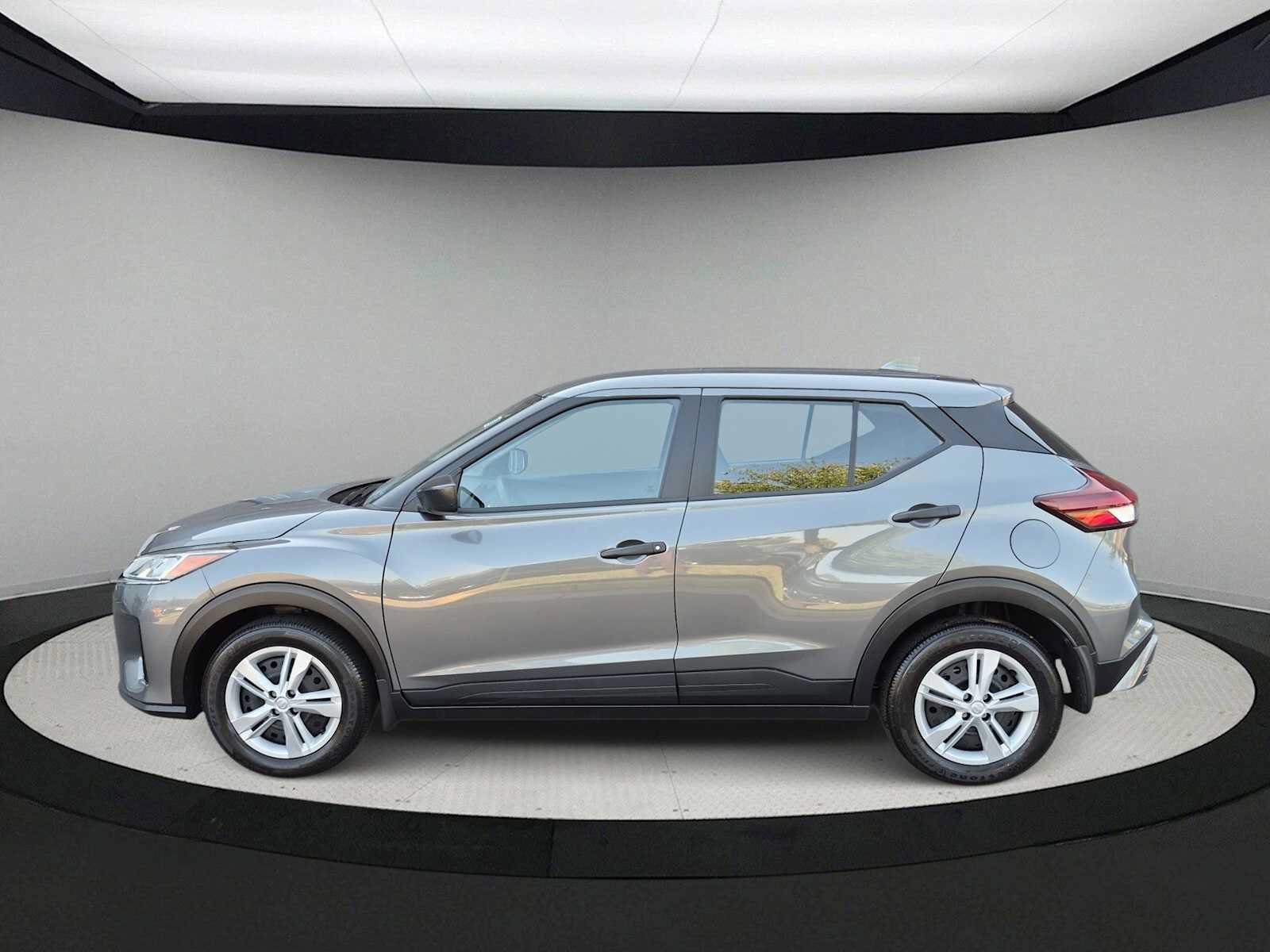 Used 2025 Nissan Kicks Play S FWD image 5