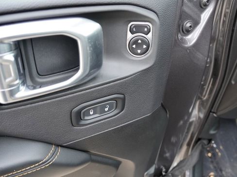 Certified 2025 Jeep Wrangler Unlimited Sahara w/ Safety Group image 23