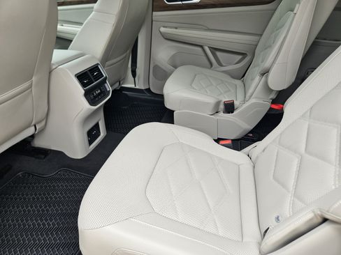 Used 2024 Volkswagen Atlas SE FWD image 22