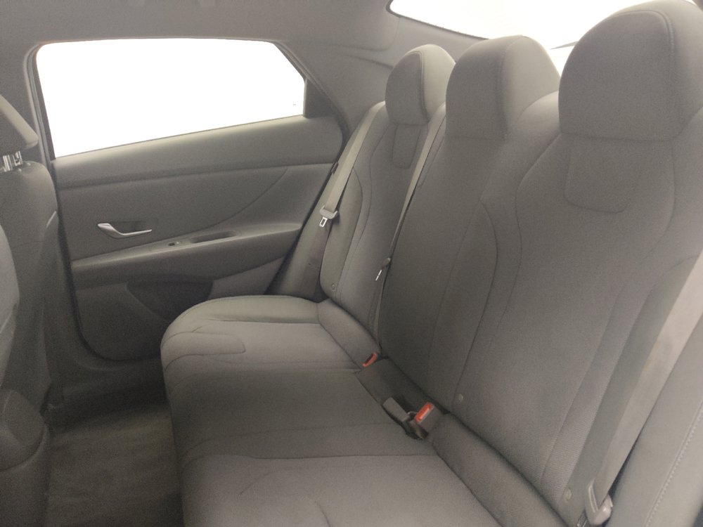 Used 2024 Hyundai Elantra SE FWD image 18