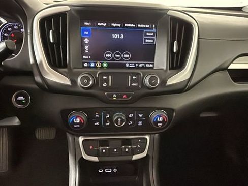Used 2024 GMC Terrain SLT AWD/4WD image 24