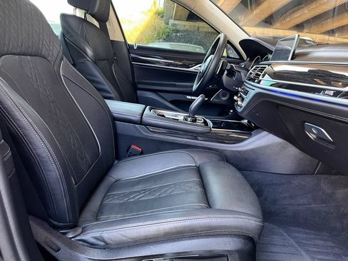 Used 2018 BMW M760i xDrive w/ Luxury Rear Seating Package AWD/4WD image 70