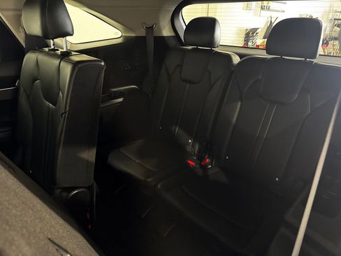 Used 2025 Kia Sorento S FWD image 21