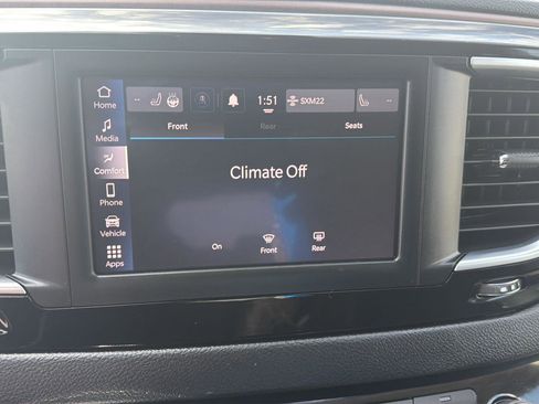 Used 2023 Chrysler Voyager LX FWD image 16