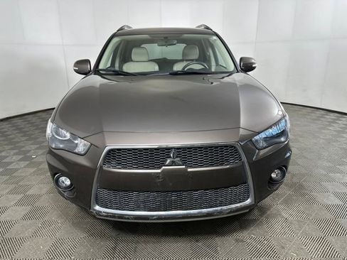 Used 2011 Mitsubishi Outlander SE image 8