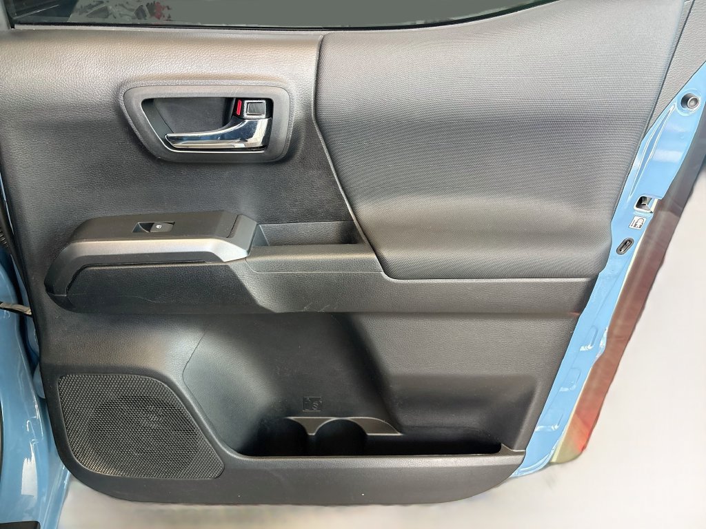 Used 2019 Toyota Tacoma TRD Off-Road AWD/4WD image 27