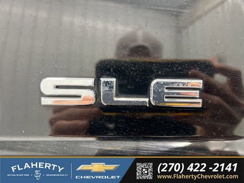 Used 2017 GMC Yukon SLE w/ SLE Value Package AWD/4WD image 17