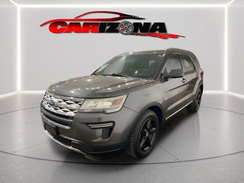 Used 2019 Ford Explorer XLT image 3