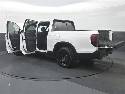 Used 2025 Honda Ridgeline Black Edition image 38