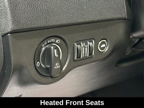 Used 2023 Chrysler 300 Touring L image 16