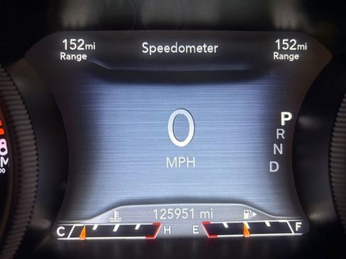 Used 2019 Jeep Cherokee Limited w/ Technology Group image 28