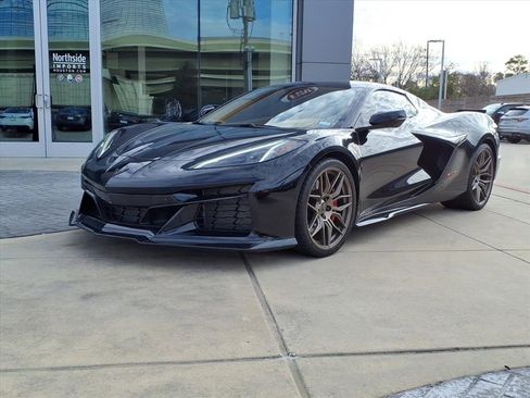 Used 2023 Chevrolet Corvette Z06 image 2