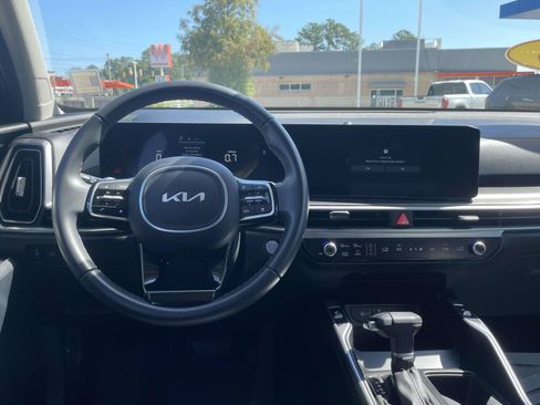 Used 2025 Kia Sorento EX FWD image 13