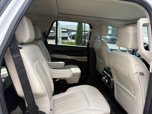 Used 2021 Ford Expedition Platinum AWD/4WD image 9