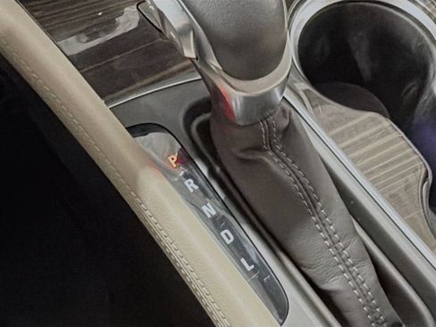 Used 2020 Buick Envision Preferred AWD/4WD image 18