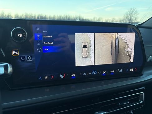 New 2025 Chevrolet Traverse LT w/ Midnight/Sport Edition image 28