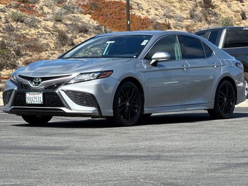 Used 2022 Toyota Camry XSE image 7