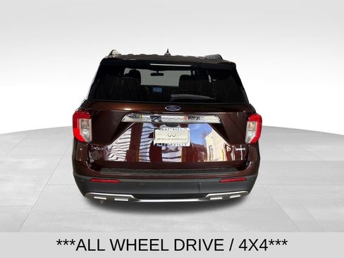 Used 2020 Ford Explorer XLT w/ Equipment Group 202A image 4