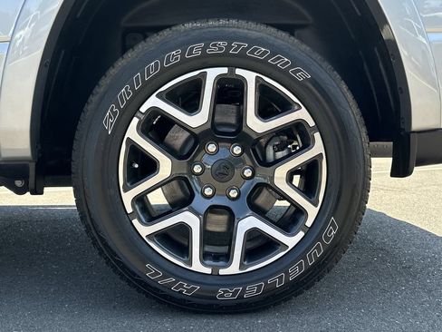 Used 2025 RAM 1500 Laramie w/ Sport Appearance Package AWD/4WD image 16