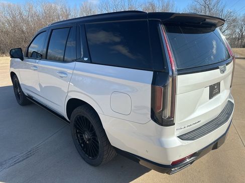 Certified 2024 Cadillac Escalade Sport Platinum image 3