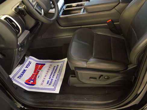 Used 2025 Ford Expedition Active image 16