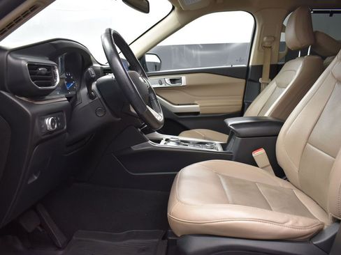 Used 2021 Ford Explorer Limited w/ Equipment Group 301A image 13