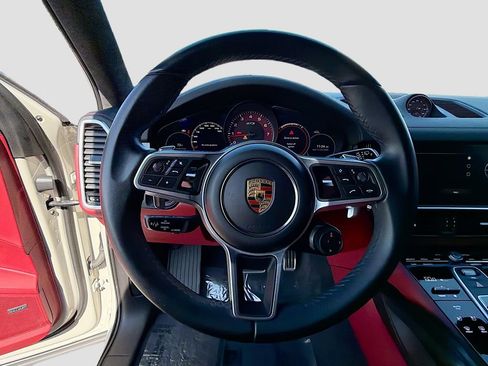 Used 2023 Porsche Cayenne GTS image 39