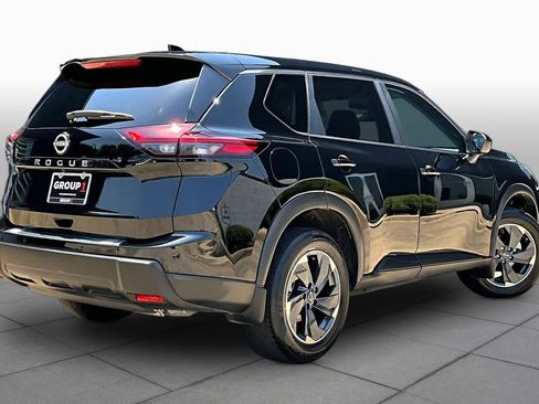 Certified 2025 Nissan Rogue SV FWD image 12