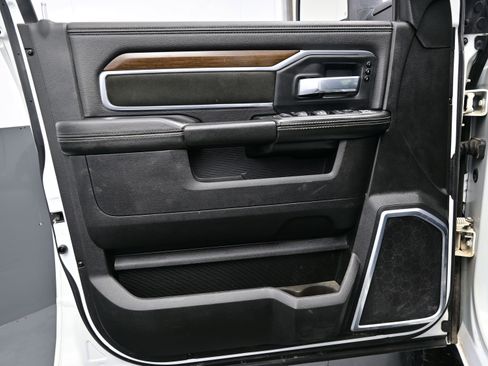 Used 2024 RAM 2500 Laramie image 9