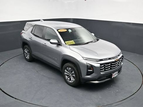 Used 2025 Chevrolet Equinox LT FWD image 35