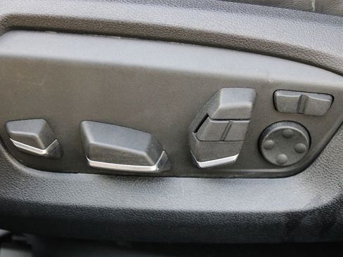 Used 2015 BMW 750Li image 20