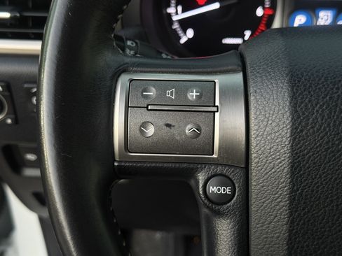 Used 2014 Lexus GX 460 image 17